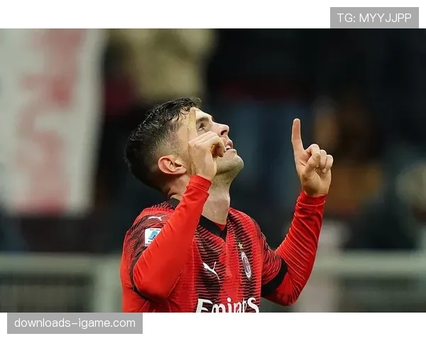 意甲下赛季用球谍照曝光，融入意大利国旗绿白红三色元素